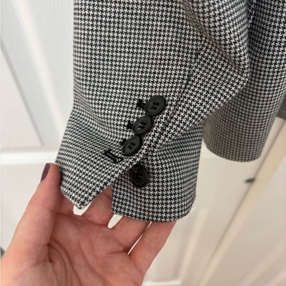 Theory Women’s Cropped Black and White Houndstooth Checkered Blazer - Picture 5 of 6